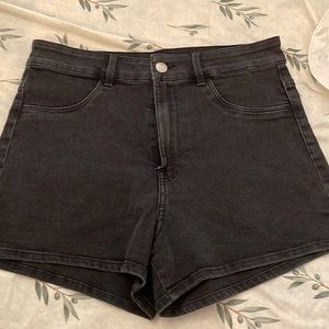 Size 6 denim shorts!
